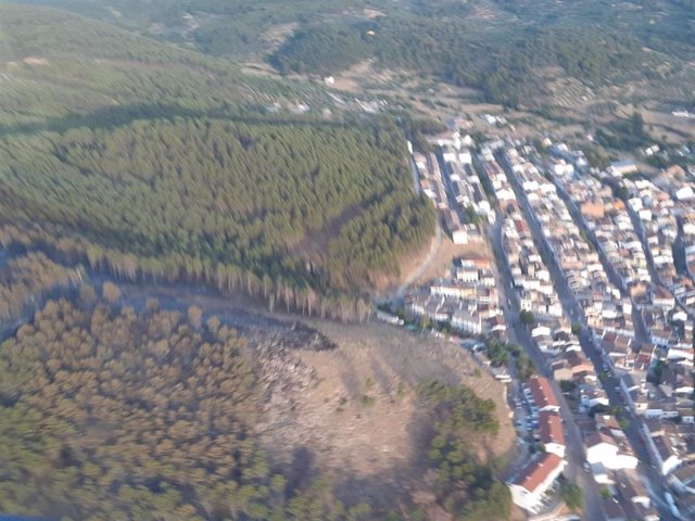 Incendio forestal en Siles