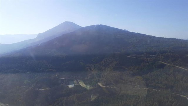 El fuego de Montes de Valduezo (León) continúa activo y en nivel 2 ante posibles tormentas eléctricas secas