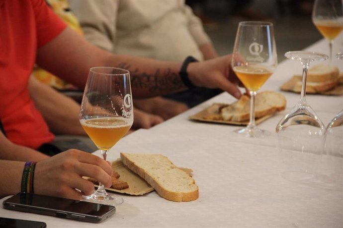 Cata de pan y cerveza organizada por la Diputación.