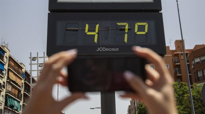 Archivo - Imágenes de recurso de subida de temperaturas.