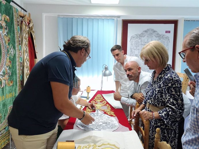 Visita al taller del bordador Fernando Calderón