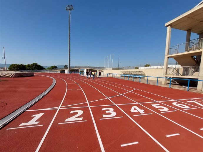 Imagen de la pista de atletismo del polideportivo Manuel Ruiz Pérez