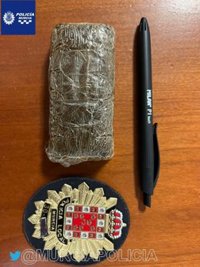 Dos detenidos en Murcia por ocultar una pastilla de 99 gramos de hachís en la guantera del coche