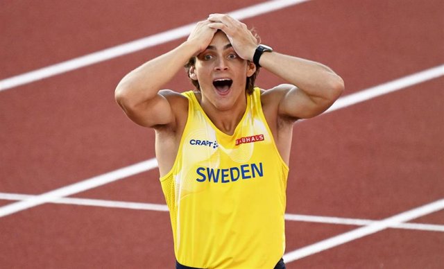 El atleta sueco Armand Duplantis, en el Mundial de atletismo al arire libre de Eugene, en Oregón (Estados Unidos). 