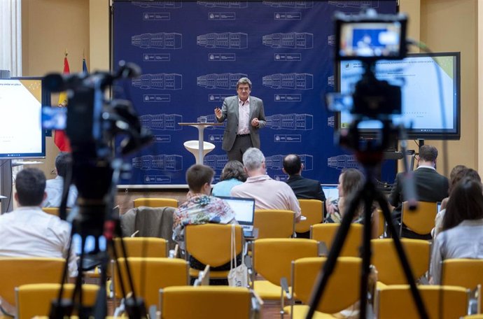 El ministro de Inclusión, Seguridad Social y Migraciones, José Luis Escrivá, presenta los datos del avance quincenal de afiliación a la Seguridad Social, en la sede del Ministerio, a 20 de julio de 2022, en Madrid (España).  