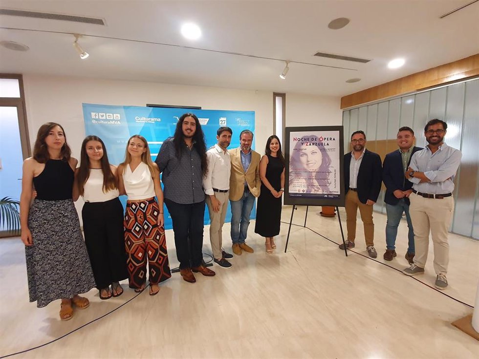 La Diputación y la Sinfónica de Málaga llevan las melodías más célebres de la ópera y la zarzuela a lugares emblemáticos de la provincia