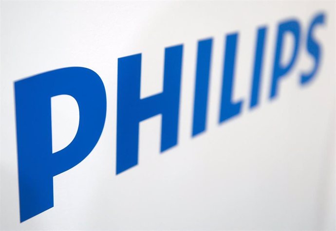 Archivo - FILED - 09 January 2015, US, Las Vegas: The "Philips" company logo is seen at the Consumer Electronics Show (CES) in Las Vegas, USA. 