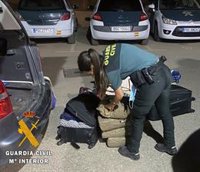 Dos detenidos en Huércal-Overa (Almería) cuando transportaban en coche más de 30 kilos de hachís