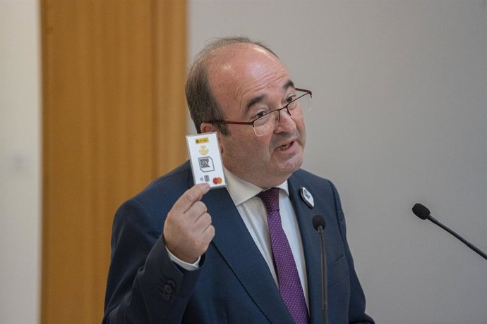 Miquel Iceta presenta el bono cultural joven en el Museo de Bellas Artes de Valncia