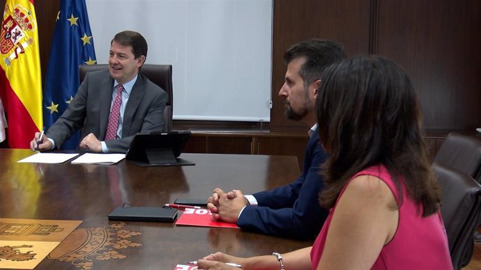 Reunión del presidente de la Junta, Alfonso Fernández Mañueco, con el secretario autonómico del PSOE, Luis Tudanca, para preparar el encuentro con Pedro Sánchez