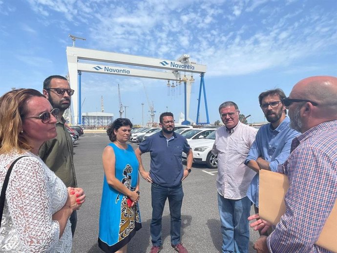 Responsables políticos de IU en Navantia Puerto Real.