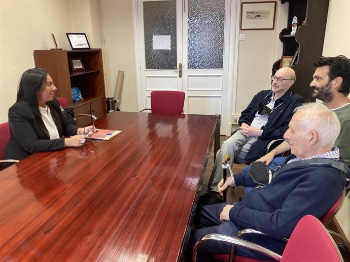 Reunión sobre el centro de mayores de la calle Río Xubia de Ferrol.