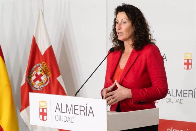 Archivo - La portavoz del equipo de gobierno del Ayuntamiento de Almería, María Vázquez, asume la Alcaldía en funciones