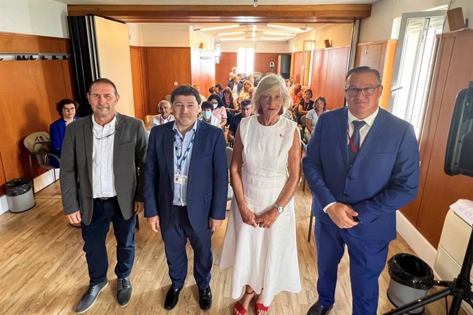 Inauguración del curso de la UIMP Presente y futuro inmediato de la Formación Profesional: retos, internacionalización y FP de la empresa, con la presencia de la consejera de Educación y FP, Marina Lombó