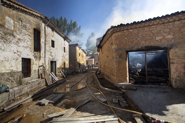 Zona afectada por el fuego en el municipio de Santibáñez del Val