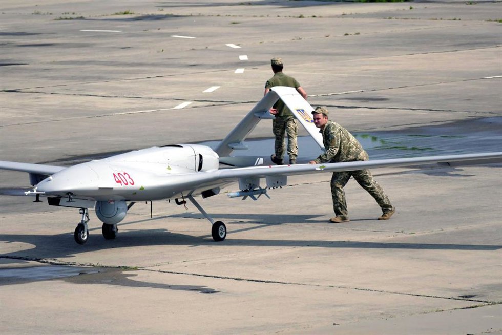 Archivo - Un dron militar ucraniano TB2 en Milkolaiv