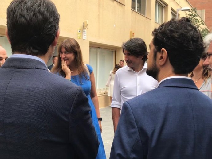 La presidenta del Parlament i de Junts, Laura Borrs, i el diputat al Parlament Francesc de Dalmases