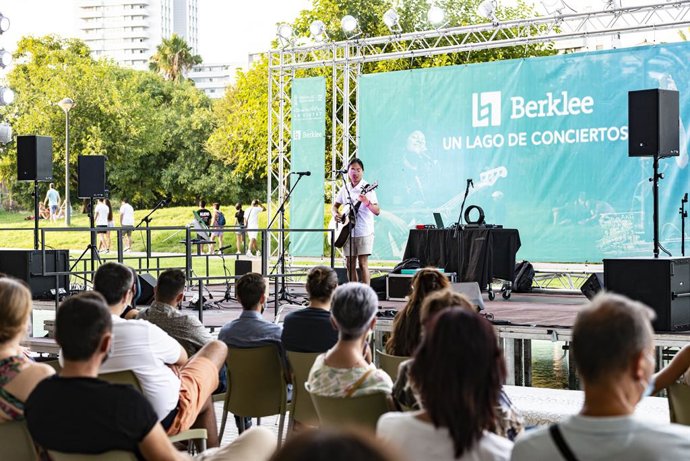 Archivo - Actuación de 'Un lago de conciertos'