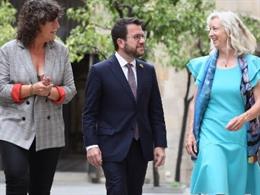 El president de la Generalitat, Pere Aragons, i la consellera d'Acció Climtica, Alimentació i Agenda Rural, Teresa Jord, a l'engrega del premi Ramon Margalef d'Ecologia a la biloga nord-americana Gretchen C. Daily