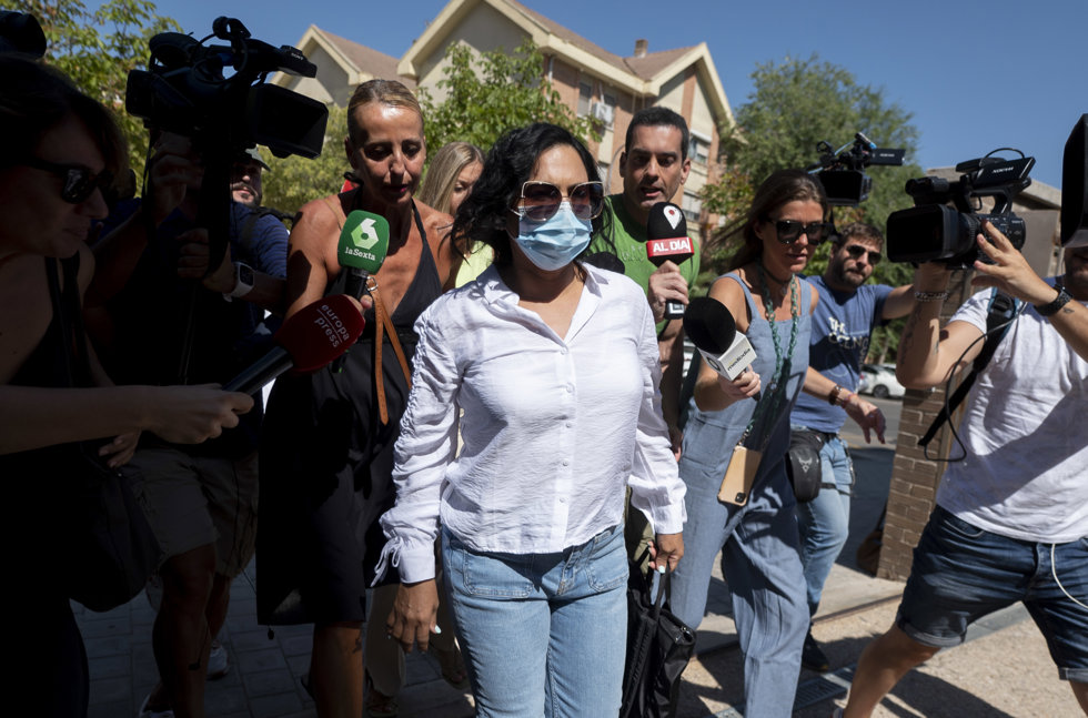 La cuidadora de la tía política de Luis Lorenzo, a su llegada a declarar a los Juzgados de Arganda del Rey