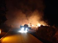Bomberos del CEIS apagan un incendio declarado esta madrugada en el cerro del Castillo de Lorca