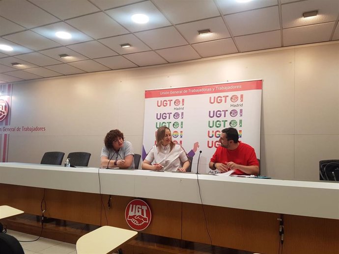 La secretaria general de UGT Madrid, Marina Prieto, presenta el informe 'El cambio climático en la Comunidad de Madrid. Las nuevas necesidades preventivas ante el reto climático'.