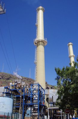 Chimenea de la central térmica de Candelaria