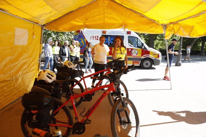 La delegada de Seguridad y Emergencias y portavoz del Ayuntamiento de Madrid, Inmaculada Sanz, visita a los voluntarios de SAMUR-Protección Civil que ofrecen servicio en los Equipos Lince.