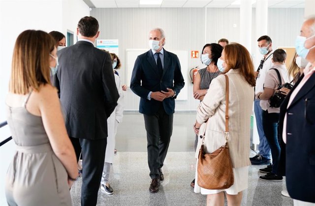 El consejero de Sanidad, Enrique Ruiz Escudero