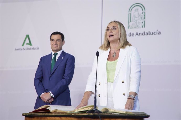 La consejera Fomento, Articulación del Territorio y Vivienda, Marifrán Carazo, toma posesión de su cargo en el Palacio de San Telmo, a 26 de julio de 2022 en Sevilla (Andalucía, España)