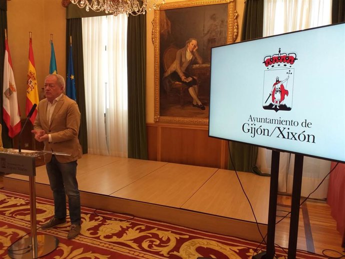 Archivo - Aurelio Martín,concejal de Medio Ambiente y Movilidad en el Ayuntamiento de Gijón