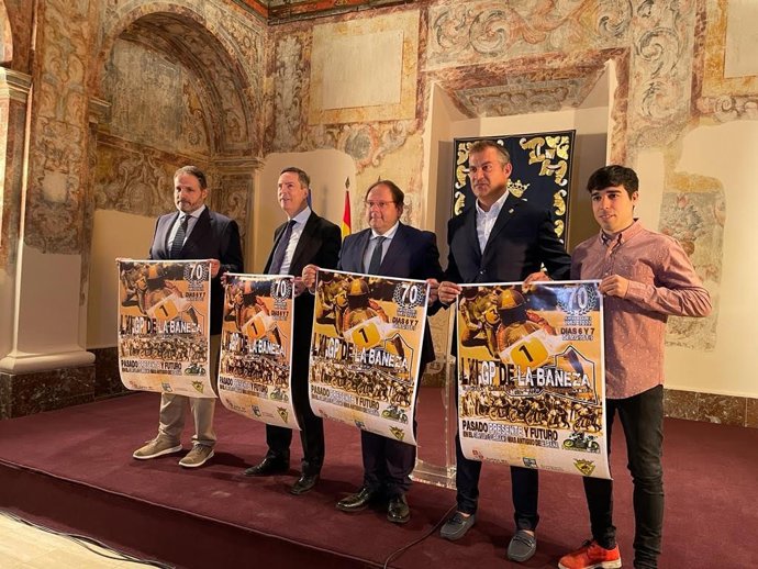 El director general de Deportes y el alcalde de La Bañeza,