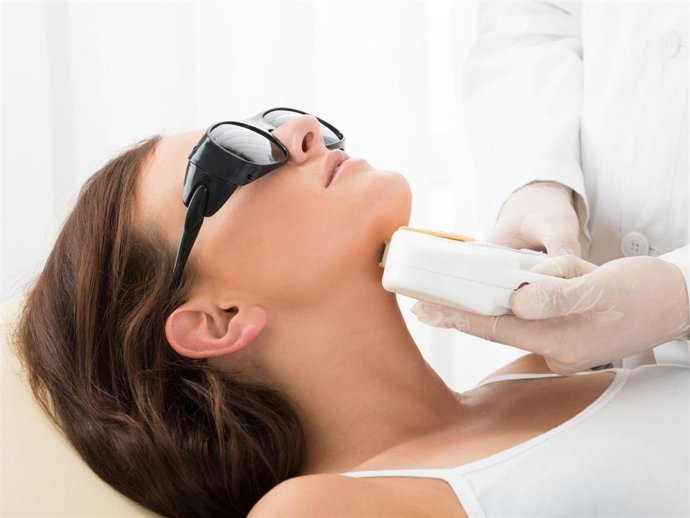 Te descubrimos qué tipo de tratamientos son compatibles con la exposición al sol propia del verano