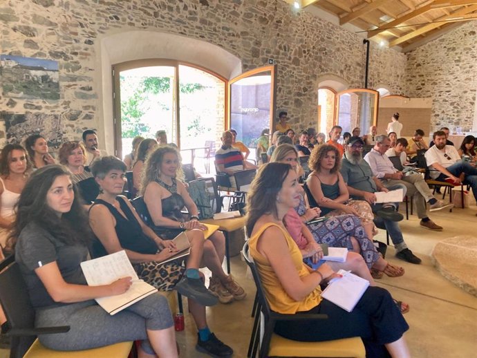 La presidenta de la Diputación de Huelva, María Eugenia Limón, en el curso de la UNIA celebrado en Arroyomolinos de León.