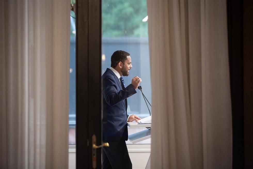 Imagen de archivo - El líder de Vox en Catalunya, Ignacio Garriga, comparece ante los medios tras una sesión plenaria, en el Parlament de Cataluña, a 25 de mayo de 2022, en Barcelona, Cataluña (España). 