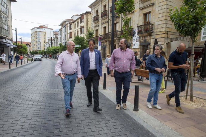 El Consejero De Obras Públicas, José Luis Gochicoa, Visita Las Obras Realizadas En Reinosa