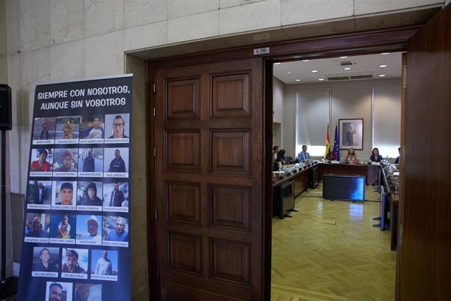 Sala donde se han reunido los familiares de las víctimas del Villa de Pitanxo con la ministra de Transportes, en la sede del Ministerio, a 26 de julio de 2022, en Madrid (España). Familiares de las 21 víctimas del pesquero gallego Villa de Pitanxo, que na