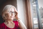Foto: Acudir al oftamólogo una vez al año, estar al aire libre y descansar, claves para cuidar la salud visual en los mayores