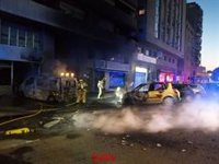 Los Mossos investigan el incendio de tres vehículos y dos contenedores en Lleida