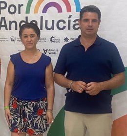Irene Ruiz y el portavoz municipal de IU, Pedro García.