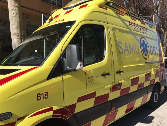 Archivo - Ambulancia del SAMU 061. Archivo.