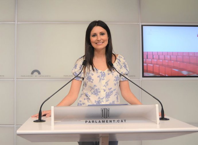 Archivo - Arxiu - La portaveu del PP al Parlament, Lorena Roldán, en roda de premsa.