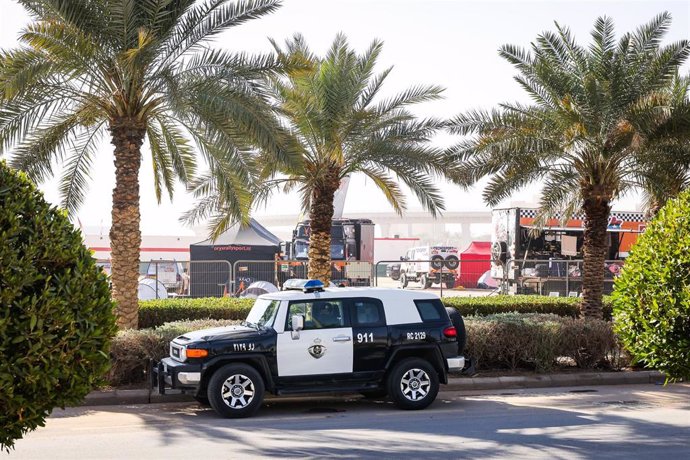 Archivo - Imagen de archivo de un coche de Policía en Arabia Saudí