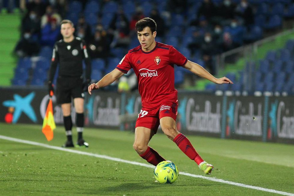 Archivo - Manu Sánchez durante un partido de Osasuna en LaLiga Santander 2021-2022