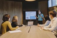 Voluntarios de CaixaBank ayudan a mejorar la empleabilidad de cien personas en riesgo de exclusión en Andalucía