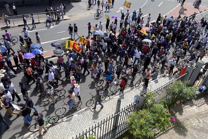 Una manifestación en Sri Lanka para reclamar la dimisión del presidente del país, Gotabaya Rajapaksa