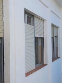 PSOE critica que el IES de Orcera (Jaén) lleve un año esperando que la Junta arregle ventanas y persianas