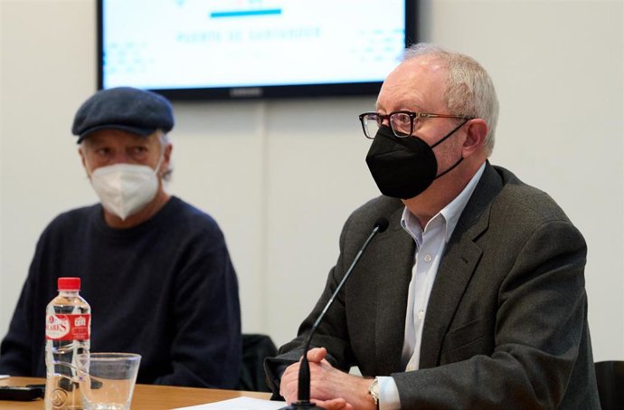 Archivo - El diseñador Javier Mariscal  y el coleccionista, José María Lafuente