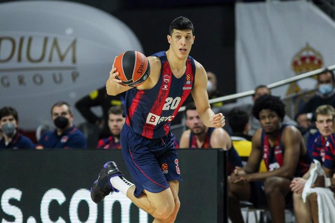 Archivo - El italiano Simone Fontecchio, jugador del Cazoo Baskonia, en un partido de la Euroliga contra el Real Madrid.