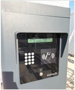 Máquina donde los tripulantes de los barcos deben introducir su pin antes de entrar al recinto portuario